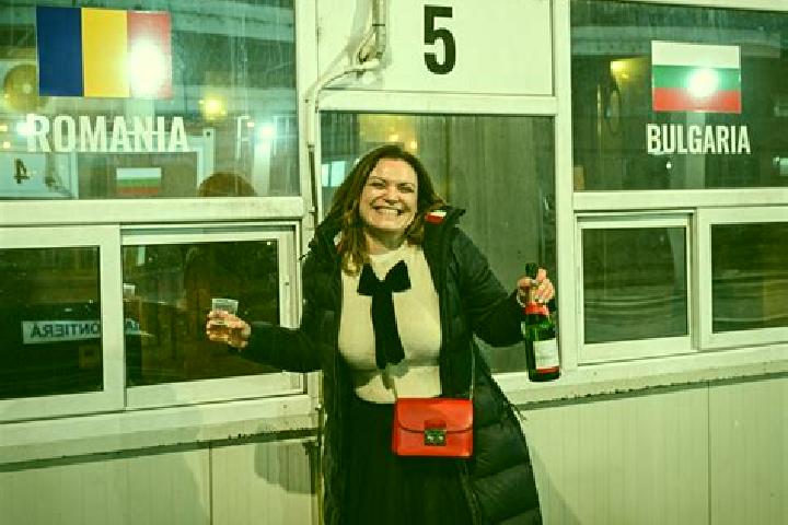 Nora, 36 — Escort in Stalpeni, Romania