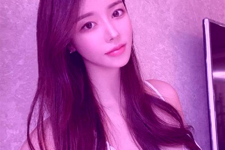 Nora, 36 — Escort in Xiaochangshan, China