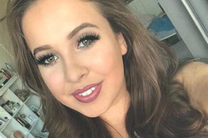 Nora, 37, a chestnut hazel-eyed mediterranean companion based in Lang. Offering Deep French Kissing, Girlfriend Experience, Roleplay, Prostate Massage, Dinne...