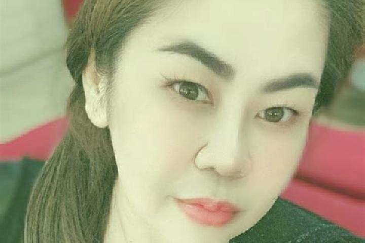 Nora, 37 — Escort in Nasan, South Korea