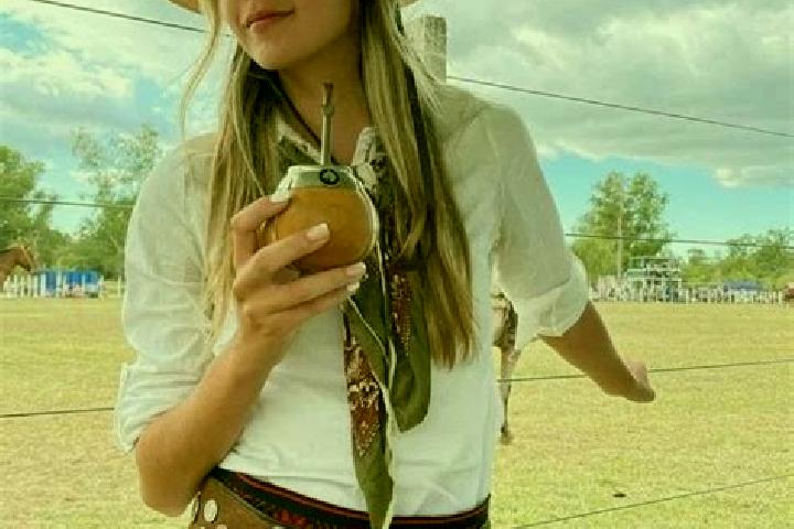 Nora, 37 — Escort in Vaqueros, Argentina