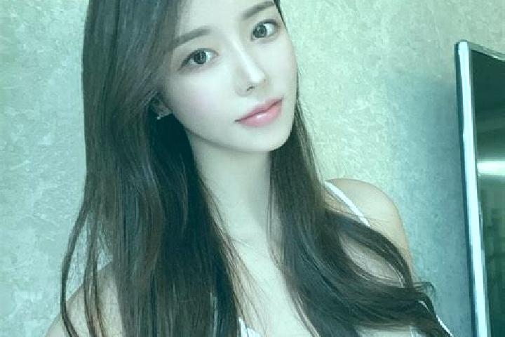 Nora, 37 — Escort in Zhaiyang, China