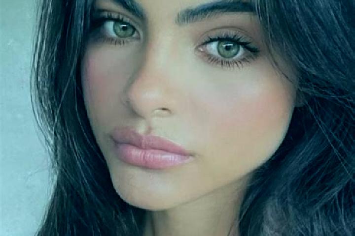 Nora, 38, a brunette grey-eyed indian companion based in Pond Inlet. Offering CIM, Tantra, Dinner Date. Available for incall and outcall, day and evening dates.