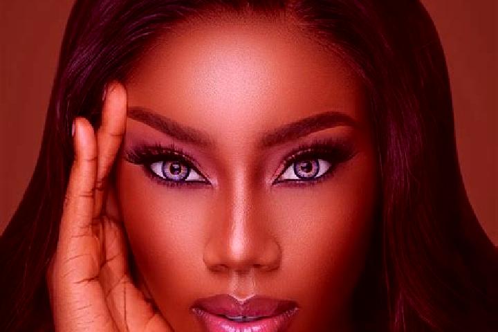 Nora, 38, a chestnut blue-eyed ebony companion based in Kurtamysh. Offering A-Level, Tantra. Available for incall and outcall, overnight bookings available.