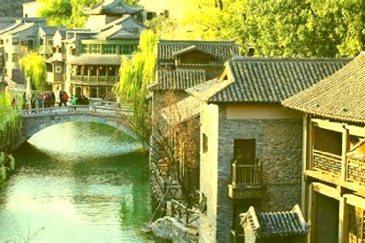Nora, 38 — Escort in Gubei, China