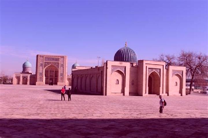 Nora, 38 — Escort in Muborak Shahri, Uzbekistan