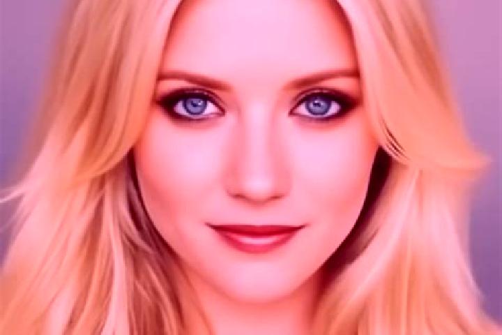 Nora, 39, a blonde amber-eyed mixed companion based in Rosas. Offering Domination, Erotic Massage, 69, GFE. Available for incall and outcall, day and evening...