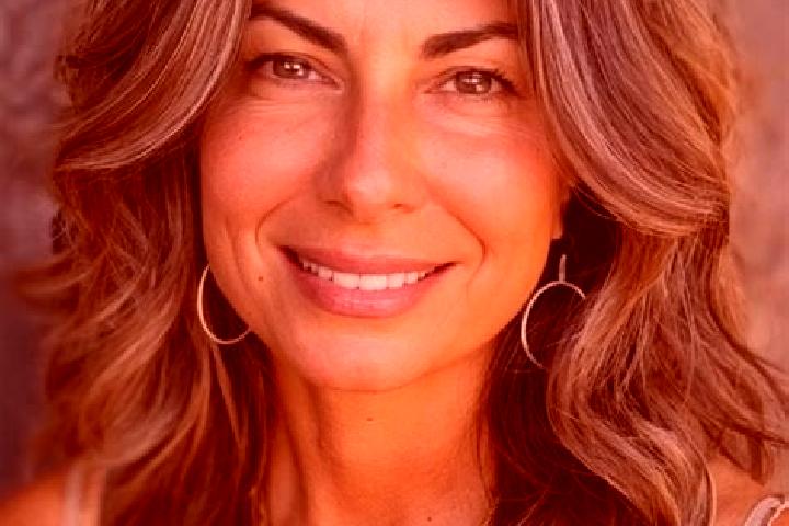 Nora, 39, a brunette grey-eyed middle eastern companion based in Glandorf. Offering 69, OWO, Deep French Kissing, Dinner Date. Available for incall and outca...