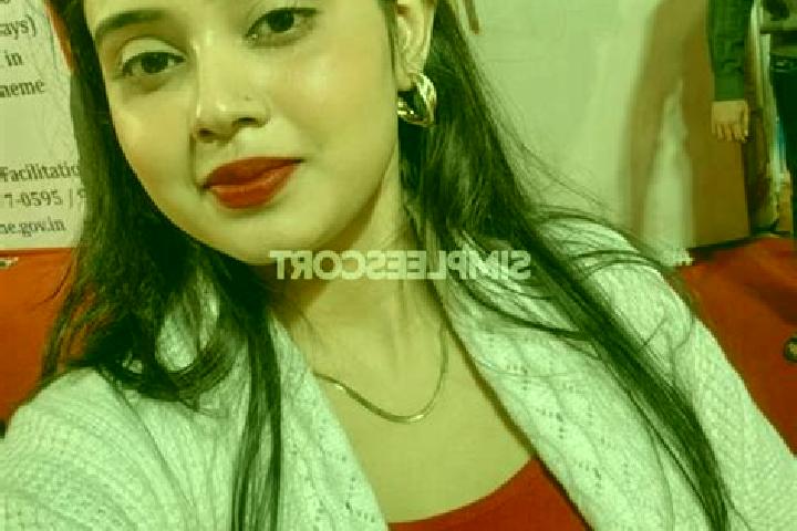 Nora, 39 — Escort in Anand, India