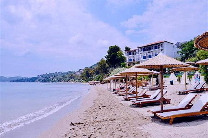 Nora, 39 — Escort in Megali Panagia, Greece