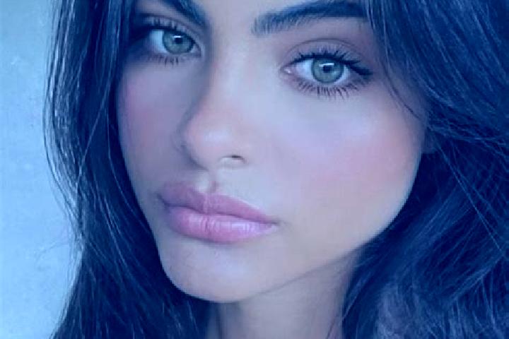Nova, 20, a black green-eyed indian companion based in Boda. Offering Travel Companion, Fetish, Roleplay. Available for incall and outcall, day and evening d...