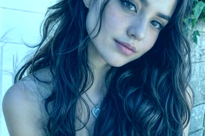 Nova, 20, a brunette hazel-eyed mediterranean companion based in Flussio. Offering Dinner Date, Erotic Massage, Tantra, Striptease. Available for incall and ...
