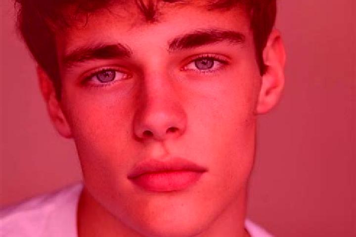 Nova, 20, a red brown-eyed caucasian companion based in Valea Raului. Offering 69, Couples. Available for incall and outcall, day and evening dates.