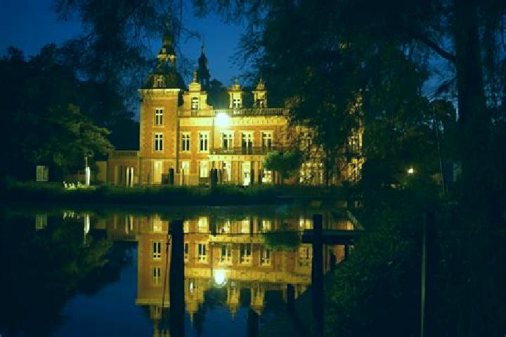 Nova, 20 — Escort in Huizingen, Belgium