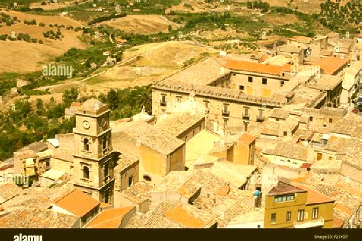 Nova, 20 — Escort in Leonforte, Italy