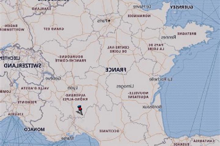 Nova, 20 — Escort in Reventin-Vaugris, France
