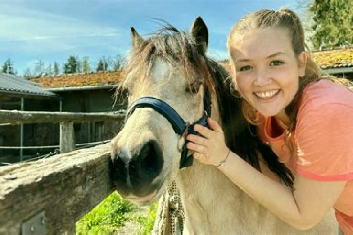 Nova, 20 — Escort in Schmiedehausen, Germany