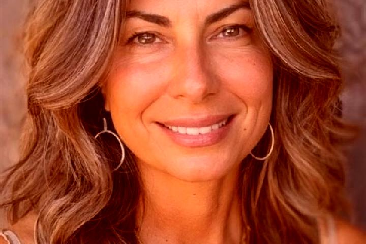 Nova, 21, a brunette grey-eyed latina companion based in Barras. Offering Roleplay, Tantra, Overnight. Available for incall and outcall, day and evening dates.