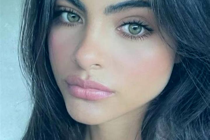 Nova, 21, a brunette hazel-eyed mediterranean companion based in Issad. Offering Erotic Massage, Girlfriend Experience, Overnight. Available for incall and o...