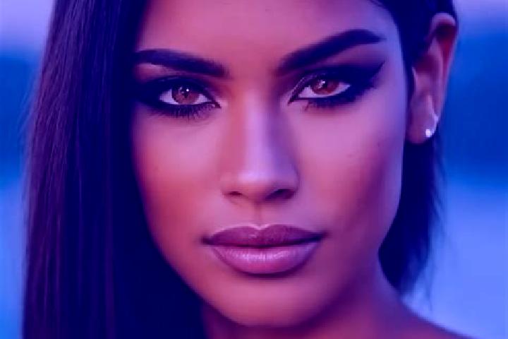 Nova, 21, a red brown-eyed latina companion based in Aoiz. Offering GFE, 69, OWO. Available for incall and outcall, day and evening dates.