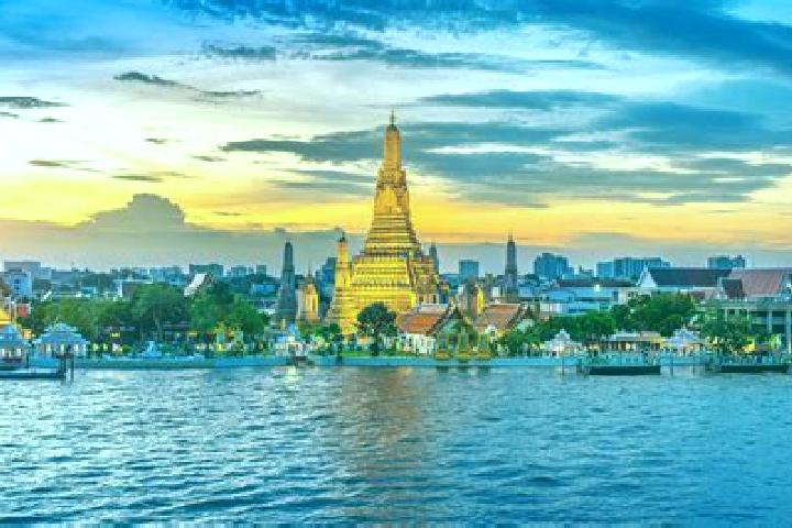 Nova, 21 — Escort in Li, Thailand