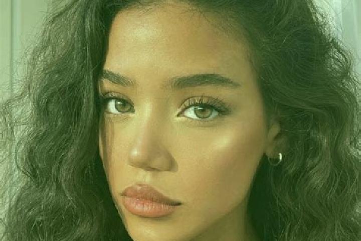 Nova, 22, a black brown-eyed european companion based in Druzhba. Offering BDSM, Domination, GFE. Available for incall and outcall, day and evening dates.