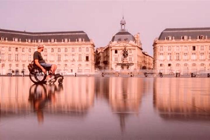 Nova, 22 — Escort in Foucherans, France