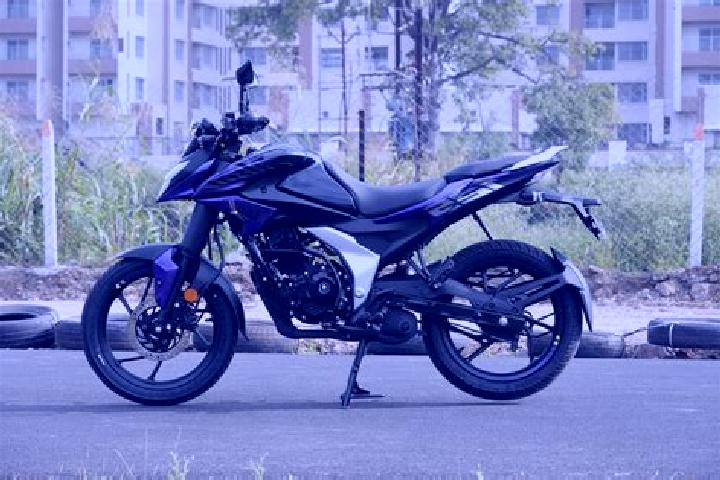 Nova, 22 — Escort in Pendra, India