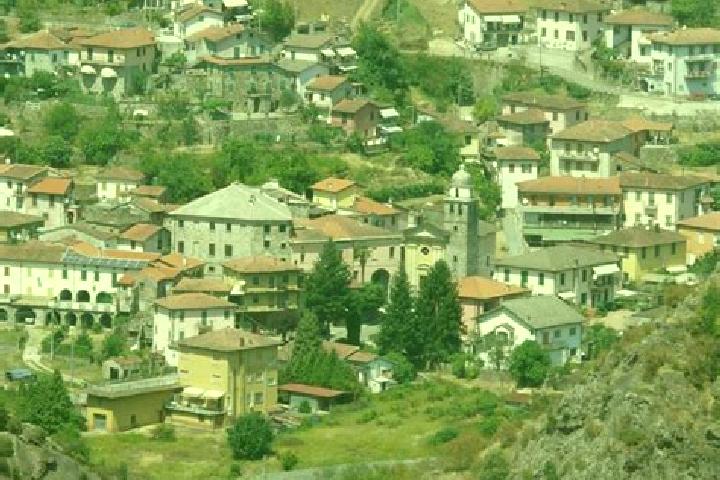 Nova, 22 — Escort in Rocchetta di Vara, Italy