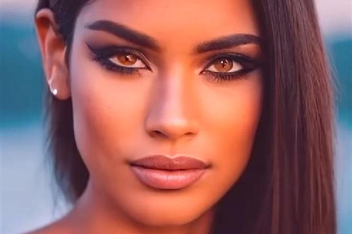 Nova, 23, a blonde dark-eyed latina companion based in Lingdi. Offering OWO, Domination, Dinner Date. Available for incall and outcall, day and evening dates.