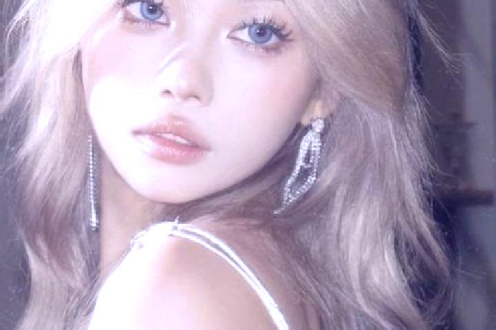 Nova, 23, a platinum blonde grey-eyed asian companion based in Sderot. Offering Fetish, GFE, OWO. Available for incall and outcall, day and evening dates.