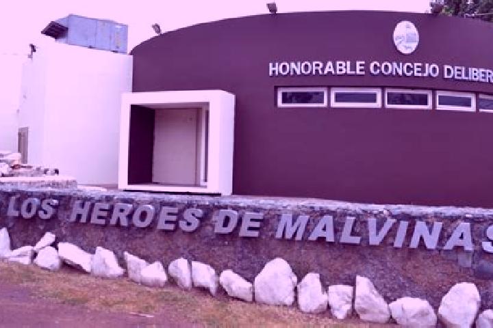 Nova, 23 — Escort in El Perico, Honduras