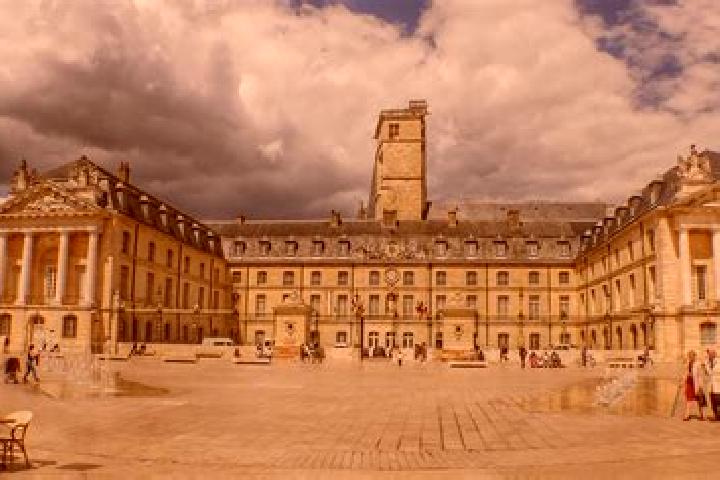 Nova, 23 — Escort in Hauteville-les-Dijon, France