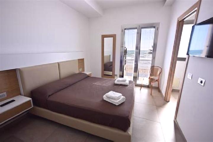 Nova, 23 — Escort in Menfi, Italy