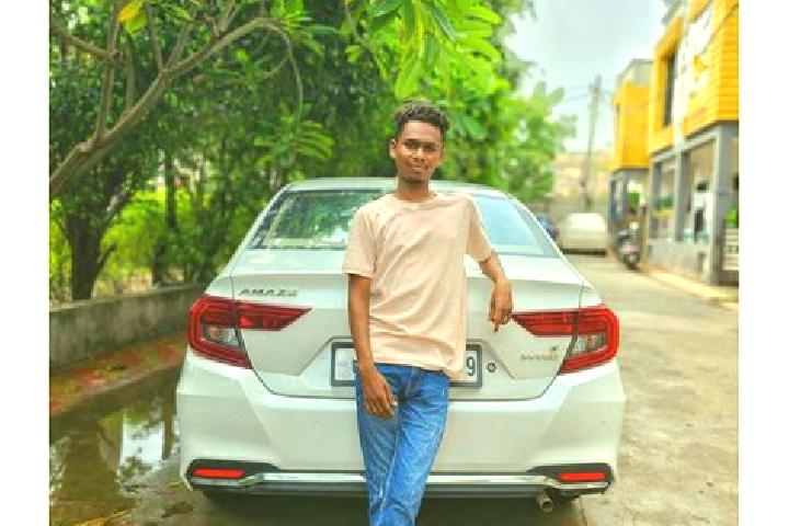 Nova, 23 — Escort in Sagbara, India
