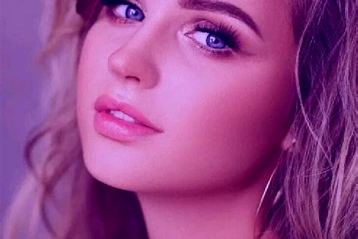 Nova, 24, a dark blonde blue-eyed ebony companion based in Ron. Offering A-Level, OWO, Fetish, Party Girl. Available for incall and outcall, overnight bookin...