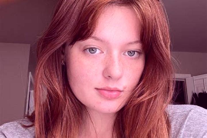Nova, 24, a red green-eyed caucasian companion based in Hallidays Point. Offering Duos, Striptease, Girlfriend Experience, Party Girl. Available for incall a...