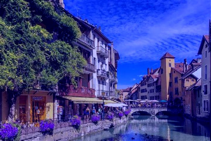 Nova, 24 — Escort in Guerchy, France