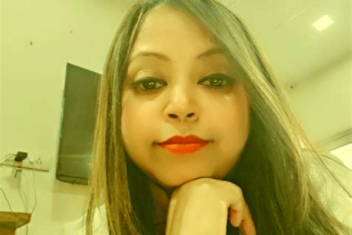 Nova, 24 — Escort in Padampur, India