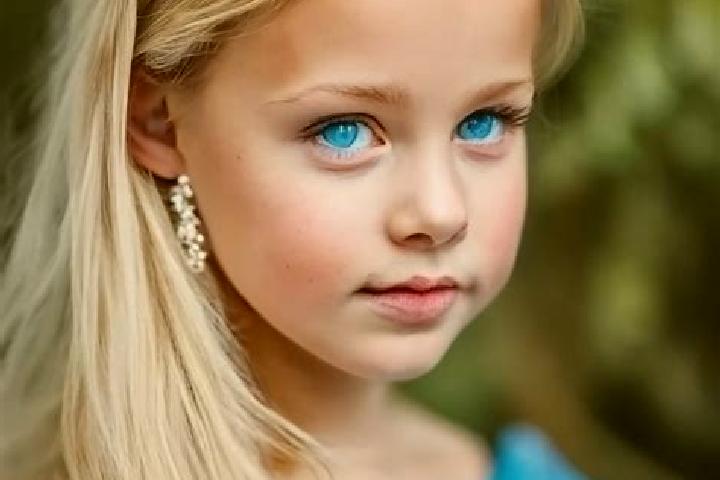 Nova, 25, a blonde blue-eyed middle eastern companion based in Uznove. Offering Massage, OWO, Prostate Massage, Domination. Available for incall and outcall,...