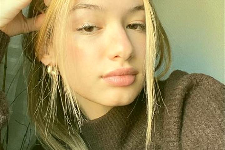 Nova, 25, a blonde brown-eyed ebony companion based in Szeged. Offering 69, Erotic Massage, Prostate Massage, Deep French Kissing. Available for incall and o...