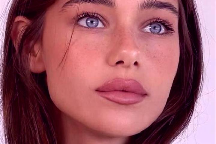 Nova, 25, a brunette brown-eyed european companion based in Alejandro Gallinal. Offering Striptease, OWO, Fetish, Erotic Massage. Available for incall and ou...