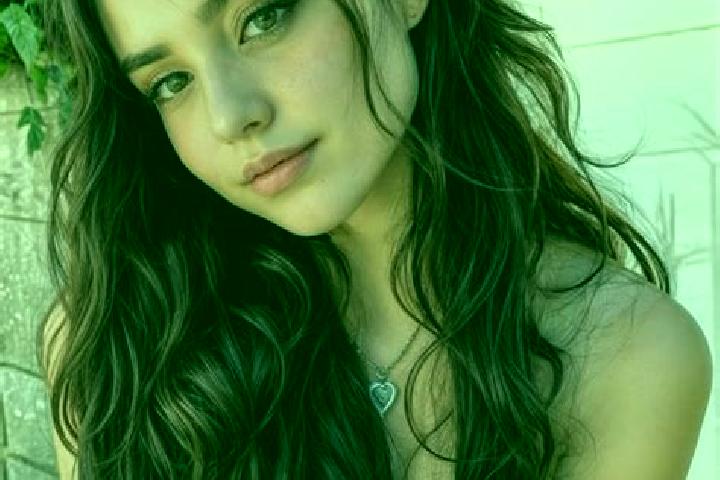 Nova, 25, a brunette hazel-eyed asian companion based in Son Duong. Offering CIM, Tantra, OWO. Available for incall and outcall, day and evening dates.