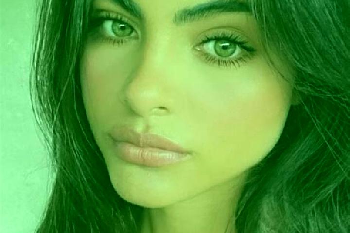 Nova, 25, a chestnut green-eyed indian companion based in Schilpario. Offering Massage, Striptease, Domination. Available for incall and outcall, day and eve...