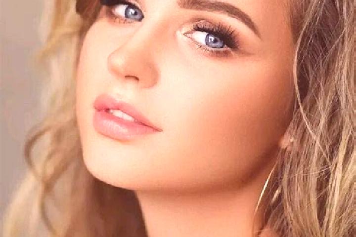 Nova, 25, a dark blonde blue-eyed ebony companion based in Kedungsumurkrajan. Offering Couples, CIM, 69, Overnight, Deep French Kissing. Available for incall...