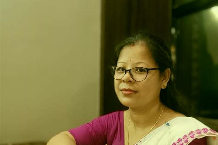Nova, 25 — Escort in Nazira, India