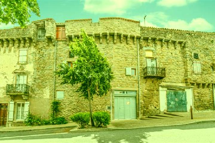 Nova, 25 — Escort in Peyriac-Minervois, France