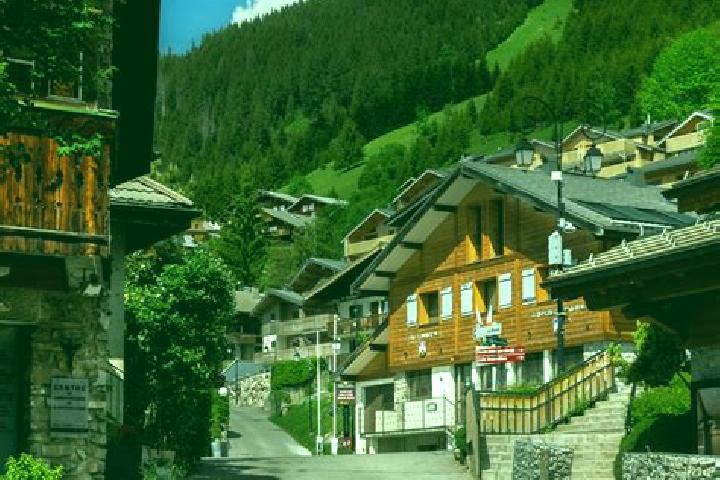 Nova, 25 — Escort in Pierre-Chatel, France