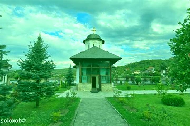 Nova, 25 — Escort in Vladesti, Romania