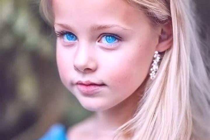 Nova, 26, a blonde blue-eyed mixed companion based in Naso. Offering Erotic Massage, 69. Available for incall and outcall, overnight bookings available.